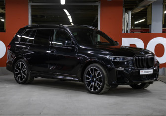 Подержанный автомобиль BMW X7 2021 года (3 фото)