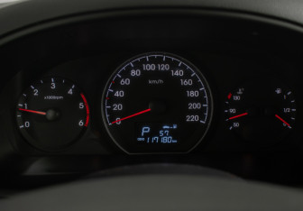 Подержанный автомобиль Hyundai H-1 2019 года (13 фото)