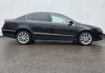 Подержанный автомобиль Volkswagen Passat Sedan 2009 года (4 фото)
