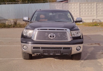 Подержанный автомобиль Toyota Tundra 2013 года (2 фото)