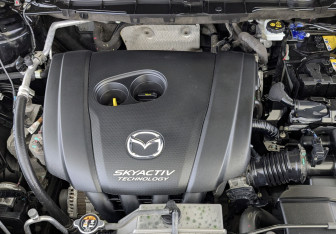 Подержанный автомобиль Mazda CX-5 2015 года (9 фото)