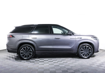 Подержанный автомобиль Jaecoo J8 2024 года (4 фото)