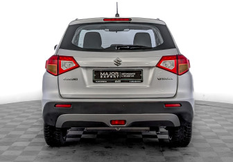 Подержанный автомобиль Suzuki Vitara 2016 года (6 фото)