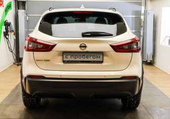 Подержанный автомобиль Nissan Qashqai 2021 года (5 фото)