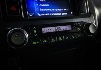 Подержанный автомобиль Toyota Land Cruiser Prado 2013 года (20 фото)