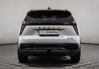 Подержанный автомобиль Geely Atlas 2023 года (6 фото)