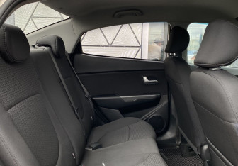 Подержанный автомобиль Kia Rio Sedan 2015 года (22 фото)