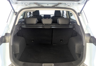 Подержанный автомобиль Москвич 3е 2023 года (10 фото)