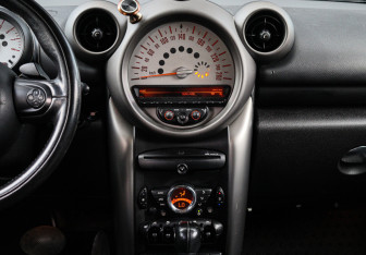 Подержанный автомобиль MINI Countryman 2011 года (10 фото)