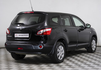 Подержанный автомобиль Nissan Qashqai+2 2012 года (5 фото)