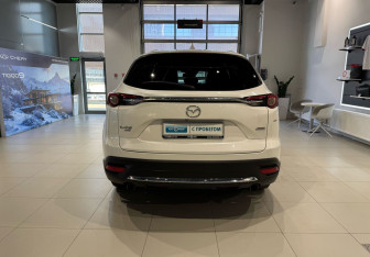 Подержанный автомобиль Mazda CX-9 2018 года (5 фото)