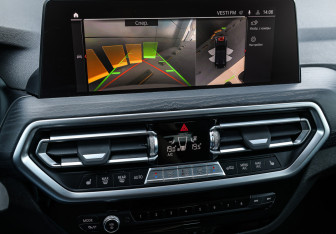 Подержанный автомобиль BMW X4 2022 года (21 фото)