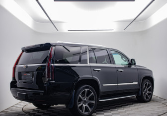 Подержанный автомобиль Cadillac Escalade Suv 2018 года (5 фото)