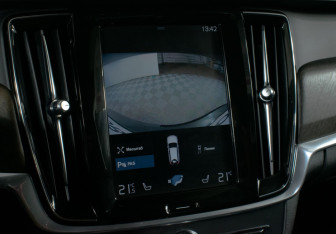 Подержанный автомобиль Volvo V90 Cross Country 2019 года (15 фото)