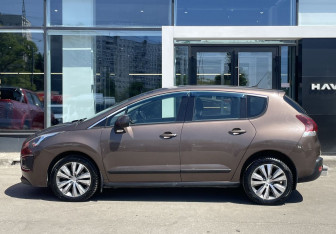 Подержанный автомобиль Peugeot 3008 2014 года (8 фото)