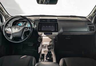 Подержанный автомобиль Toyota Land Cruiser Prado 2020 года (14 фото)