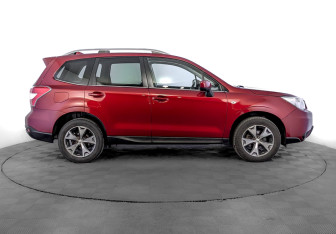 Подержанный автомобиль Subaru Forester Suv 2015 года (4 фото)