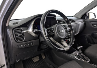 Подержанный автомобиль Kia Rio Hatchback 2021 года (14 фото)