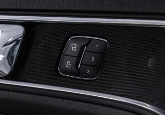 Подержанный автомобиль Ford Explorer 2019 года (12 фото)