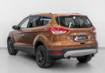 Подержанный автомобиль Ford Kuga 2013 года (7 фото)