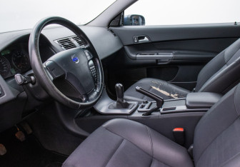 Подержанный автомобиль Volvo C30 2009 года (10 фото)