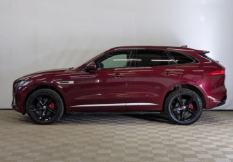 Подержанный автомобиль Jaguar F-Pace 2016 года (8 фото)