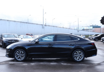 Подержанный автомобиль Hyundai Sonata 2021 года (8 фото)