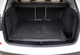 Подержанный автомобиль BMW X3 2012 года (23 фото)