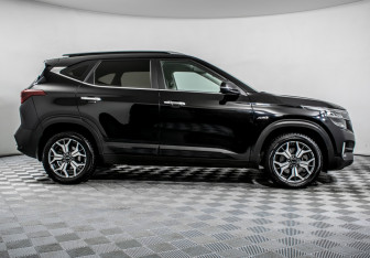 Подержанный автомобиль Kia Seltos 2021 года (4 фото)
