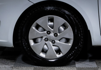 Подержанный автомобиль Kia Rio Sedan 2014 года (15 фото)