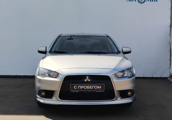 Подержанный автомобиль Mitsubishi Lancer Sedan 2013 года (2 фото)