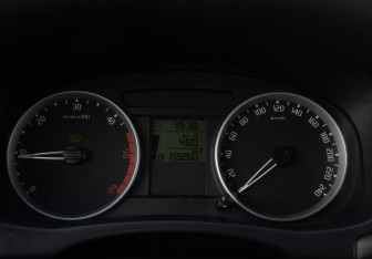 Подержанный автомобиль Skoda Roomster 2008 года (9 фото)