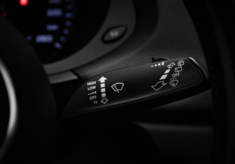 Подержанный автомобиль Audi Q3 2012 года (16 фото)