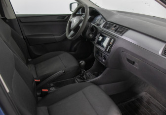 Подержанный автомобиль Skoda Rapid Liftback 2014 года (9 фото)