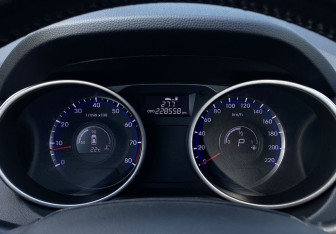 Подержанный автомобиль Hyundai ix35 2014 года (24 фото)