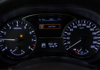 Подержанный автомобиль Nissan Pathfinder 2014 года (9 фото)