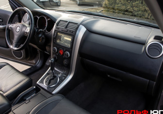 Подержанный автомобиль Suzuki Grand Vitara 2008 года (7 фото)