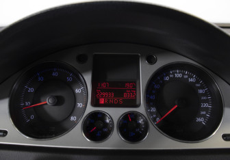 Подержанный автомобиль Volkswagen Passat Sedan 2007 года (11 фото)