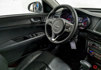 Подержанный автомобиль Kia Optima Sedan 2017 года (23 фото)