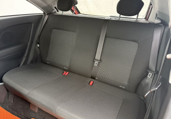 Подержанный автомобиль Opel Corsa 2011 года (11 фото)