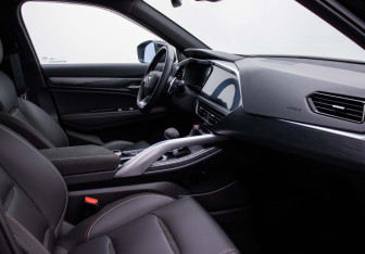 Подержанный автомобиль Geely Tugella 2024 года (10 фото)