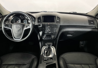 Подержанный автомобиль Opel Insignia Sedan 2011 года (12 фото)
