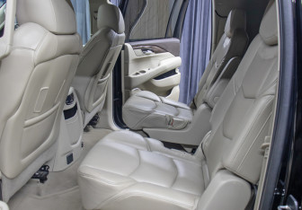 Подержанный автомобиль Cadillac Escalade Suv 2015 года (13 фото)