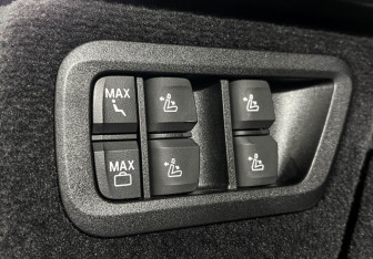 Подержанный автомобиль BMW X7 2024 года (39 фото)