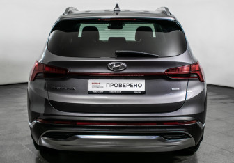 Подержанный автомобиль Hyundai Santa Fe 2022 года (6 фото)