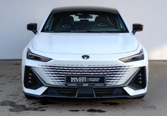 Подержанный автомобиль Changan UNI-V 2024 года (2 фото)