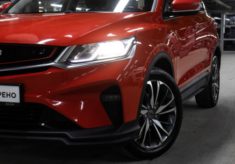 Подержанный автомобиль Geely Coolray 2020 года (24 фото)