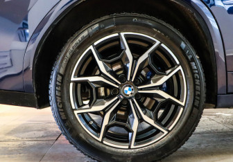 Подержанный автомобиль BMW X4 2021 года (30 фото)