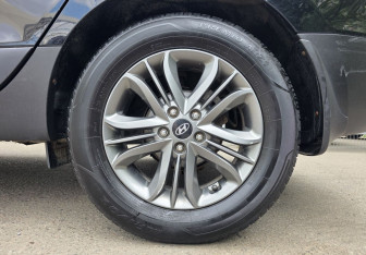 Подержанный автомобиль Hyundai ix35 2014 года (20 фото)