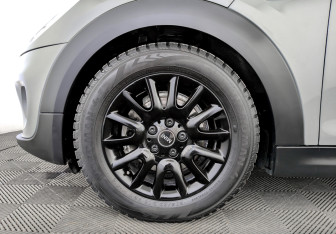 Подержанный автомобиль MINI Hatch 2021 года (18 фото)